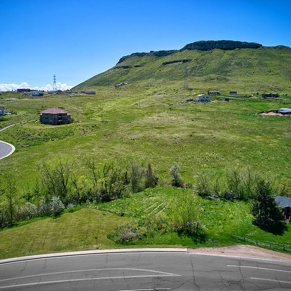 Vista at North Table’s 30 custom build home sites